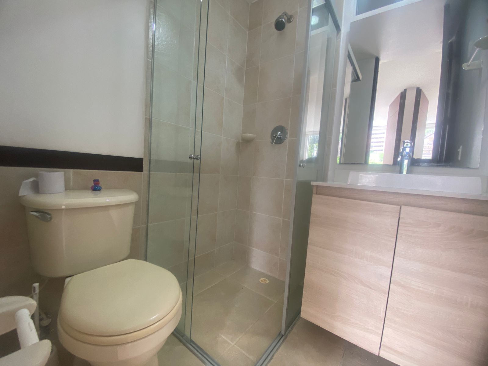 Apartamento con Excelentes Acabados para Arriendo en Poblado, Medellín