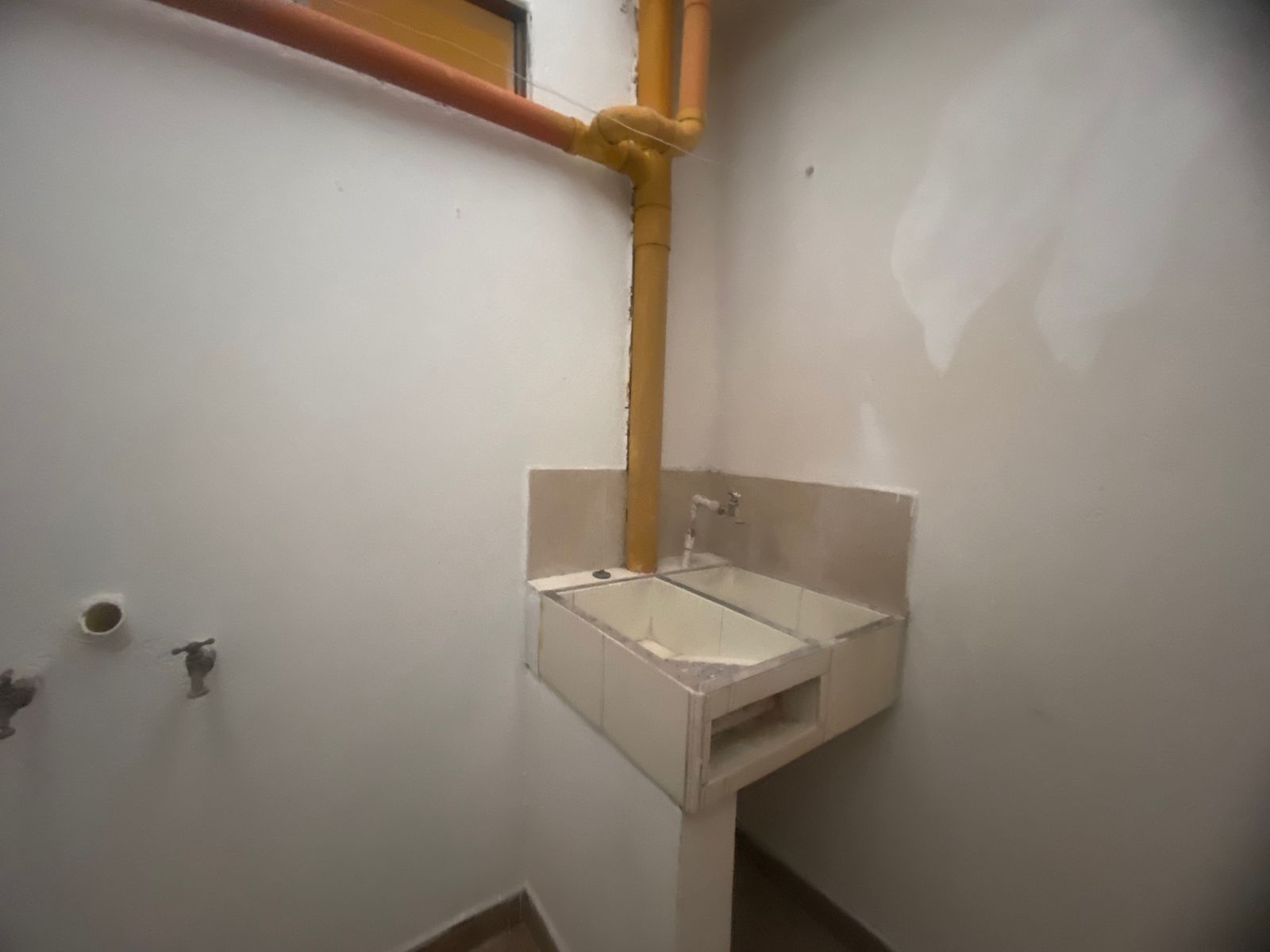Comodo Apartaestudio para Arriendo en Barrio Cristobal, Medellín
