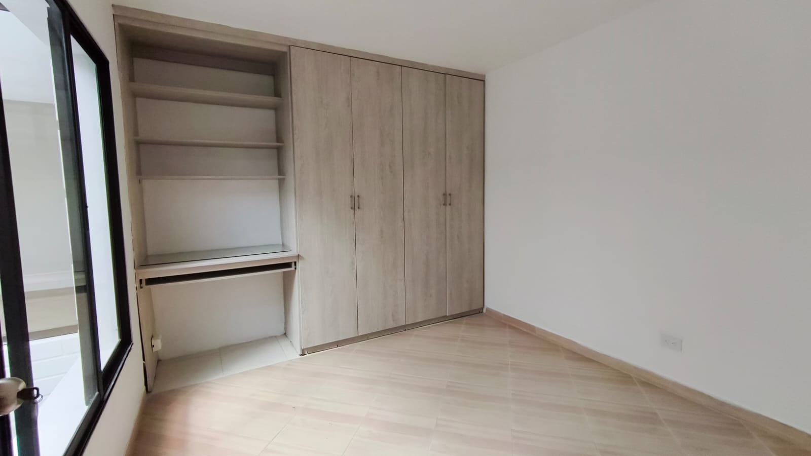 Se Arrienda Casa en Primer Piso en la Castellana, Medellín