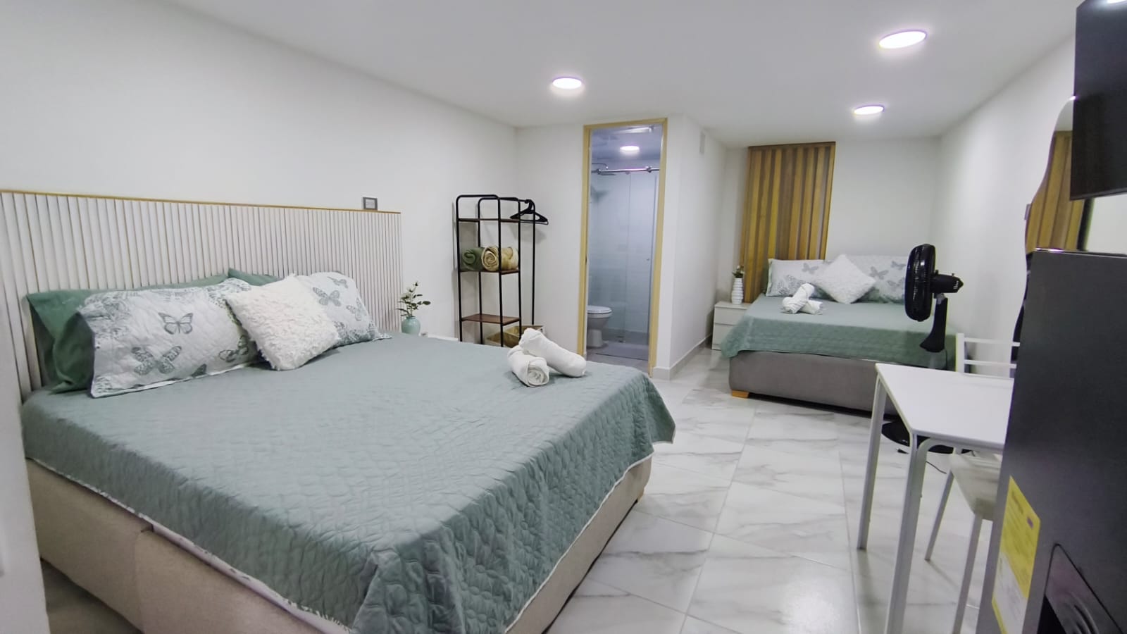 Se Arrienda Apartaestudio Amoblado, en San Javier, Medellín