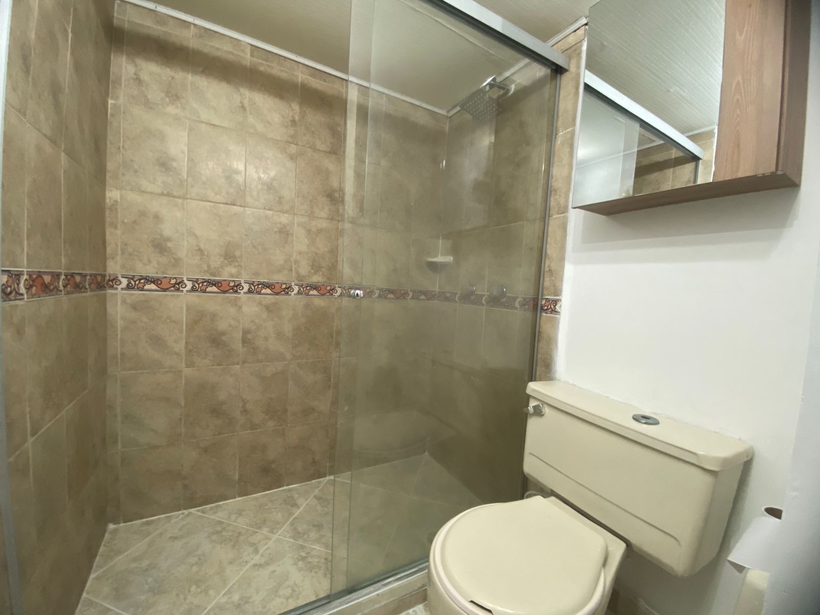 Iluminado Apartamento para Arriendo en San Javier, Medellín