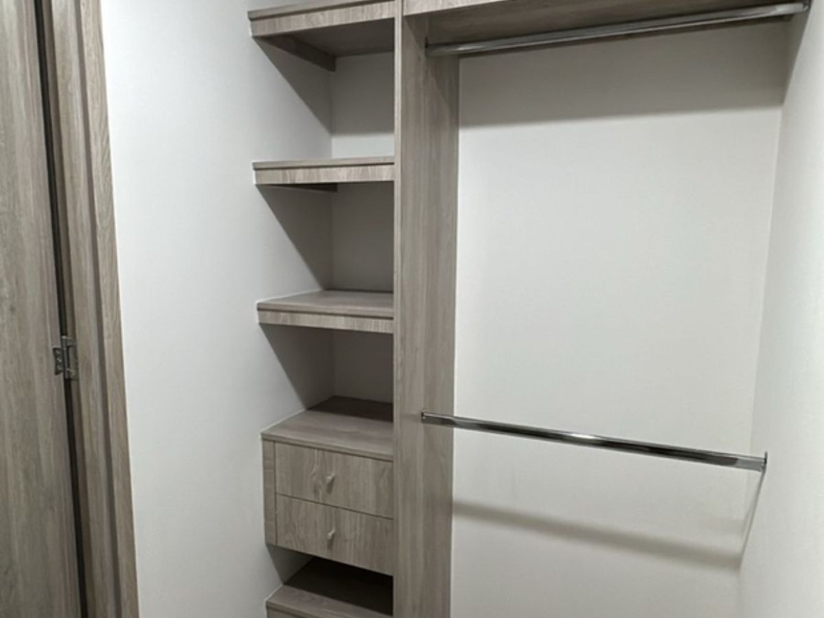 Apartamento en Venta Aluna Envigado | Parqueadero y Cuarto Útil