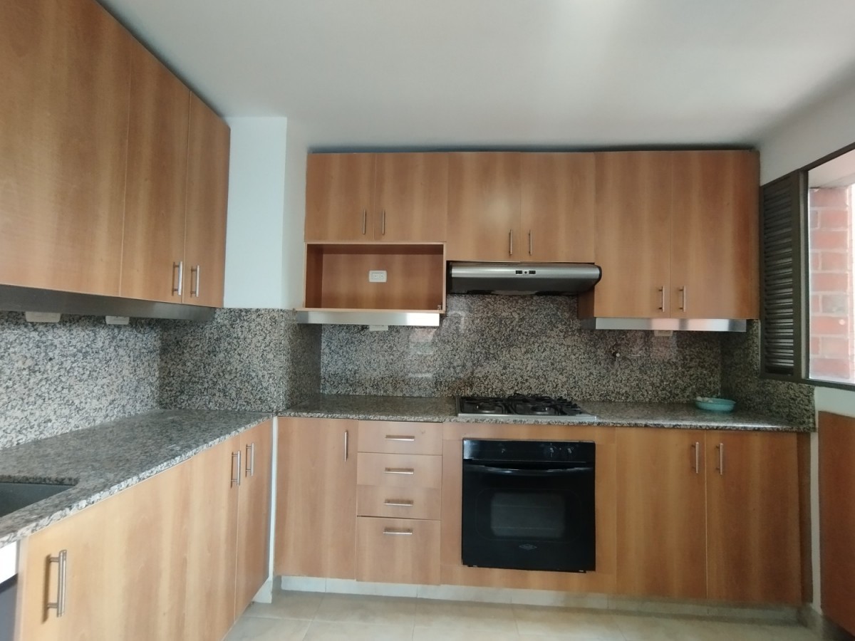 Se Arrienda Apartamento en los Balsos, El Poblado, Medellín