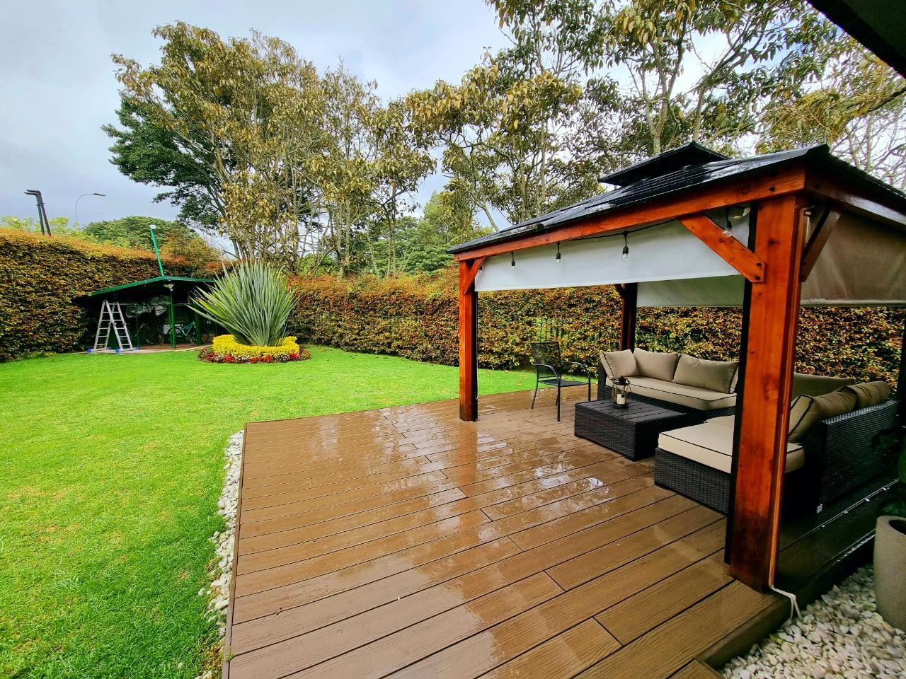 Se Vende Casa Lote de 1.800 mts2 Suba Bogotá