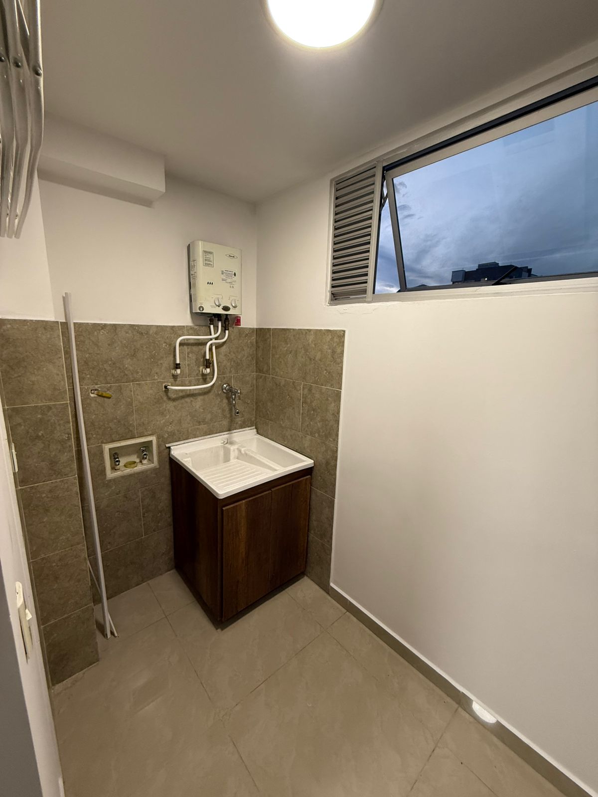 Se Arrienda Apartamento En La Castellana, Medellín