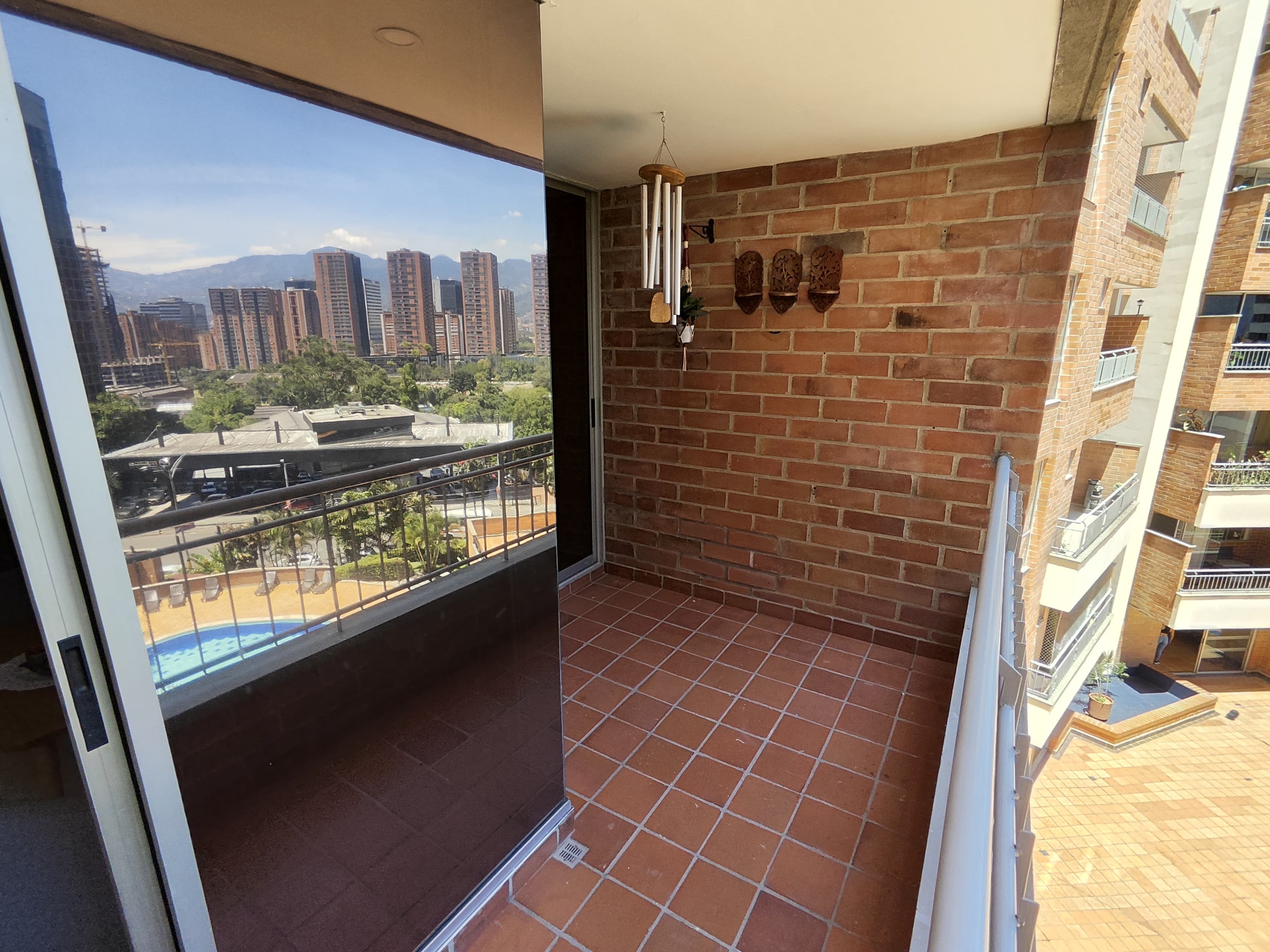 Se Arrienda Apartamento Amoblado en Castropol, Medellín