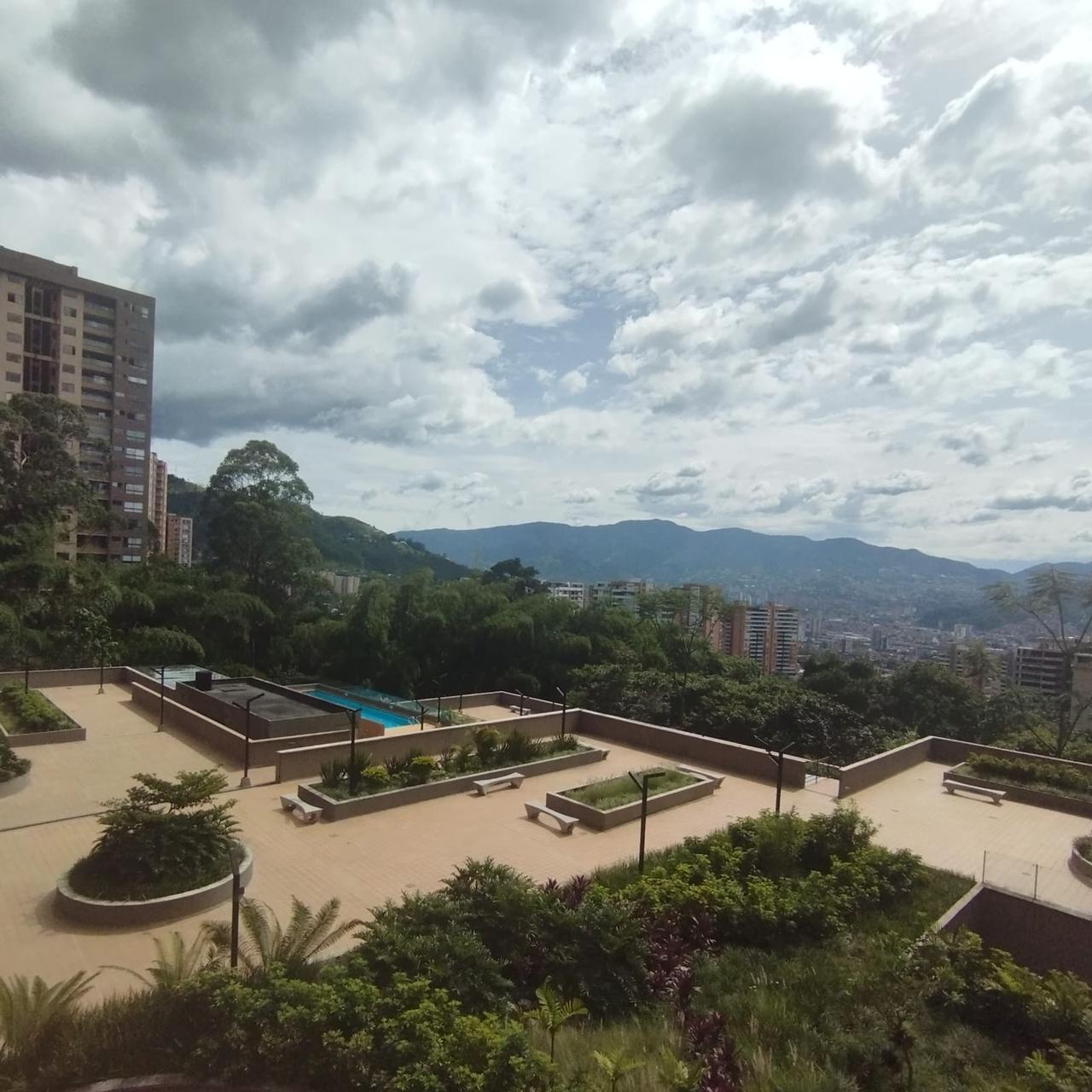 Se Arrienda Apartamento en En la Loma del Escobero, Envigado