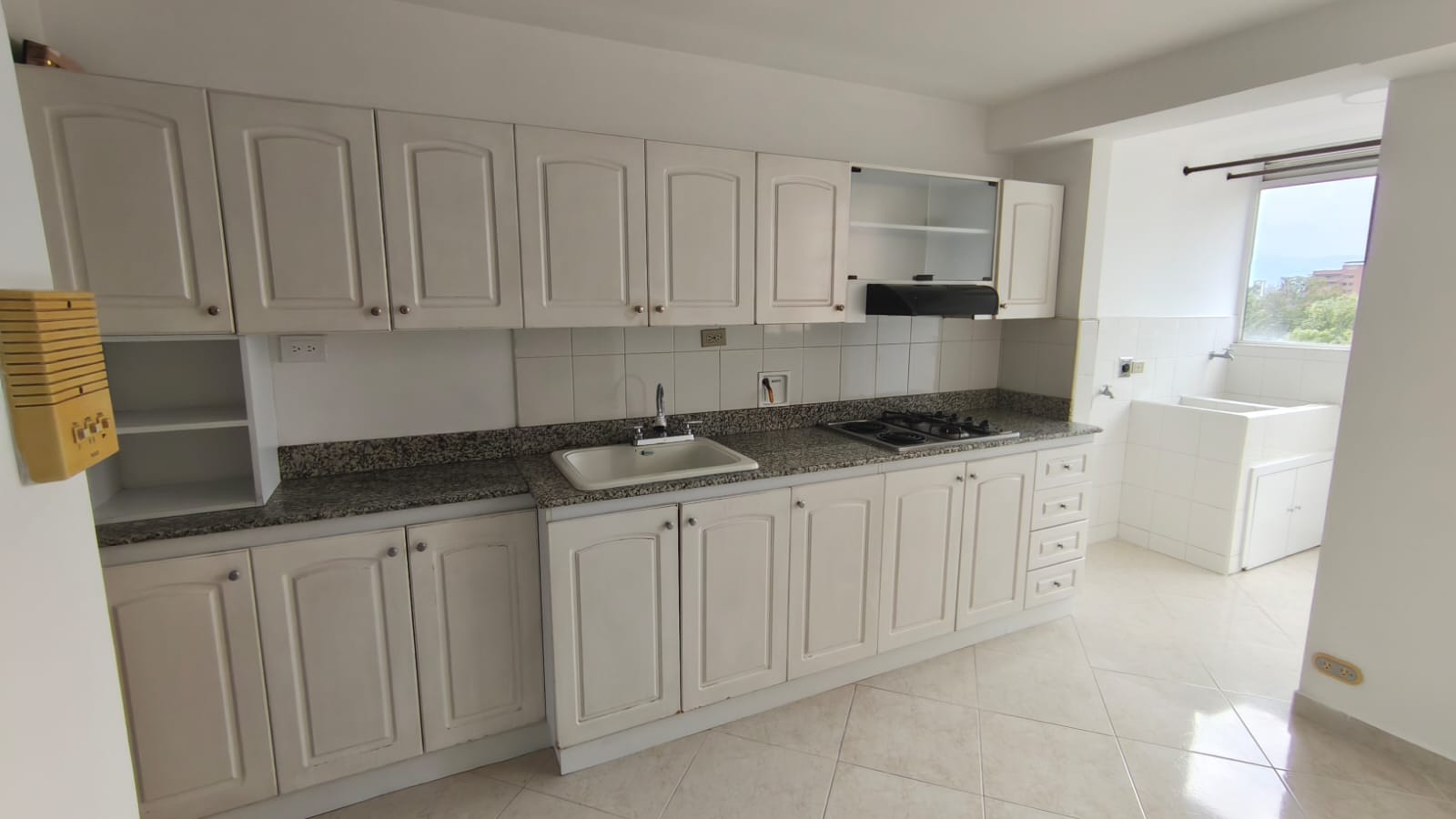 Se Arrienda Apartamento en los Colores, Medellín