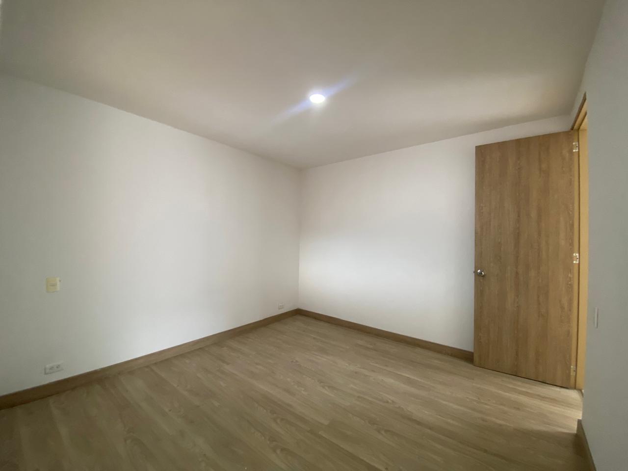 Amplio Apartamento para Arriendo en Sabaneta, Medellín