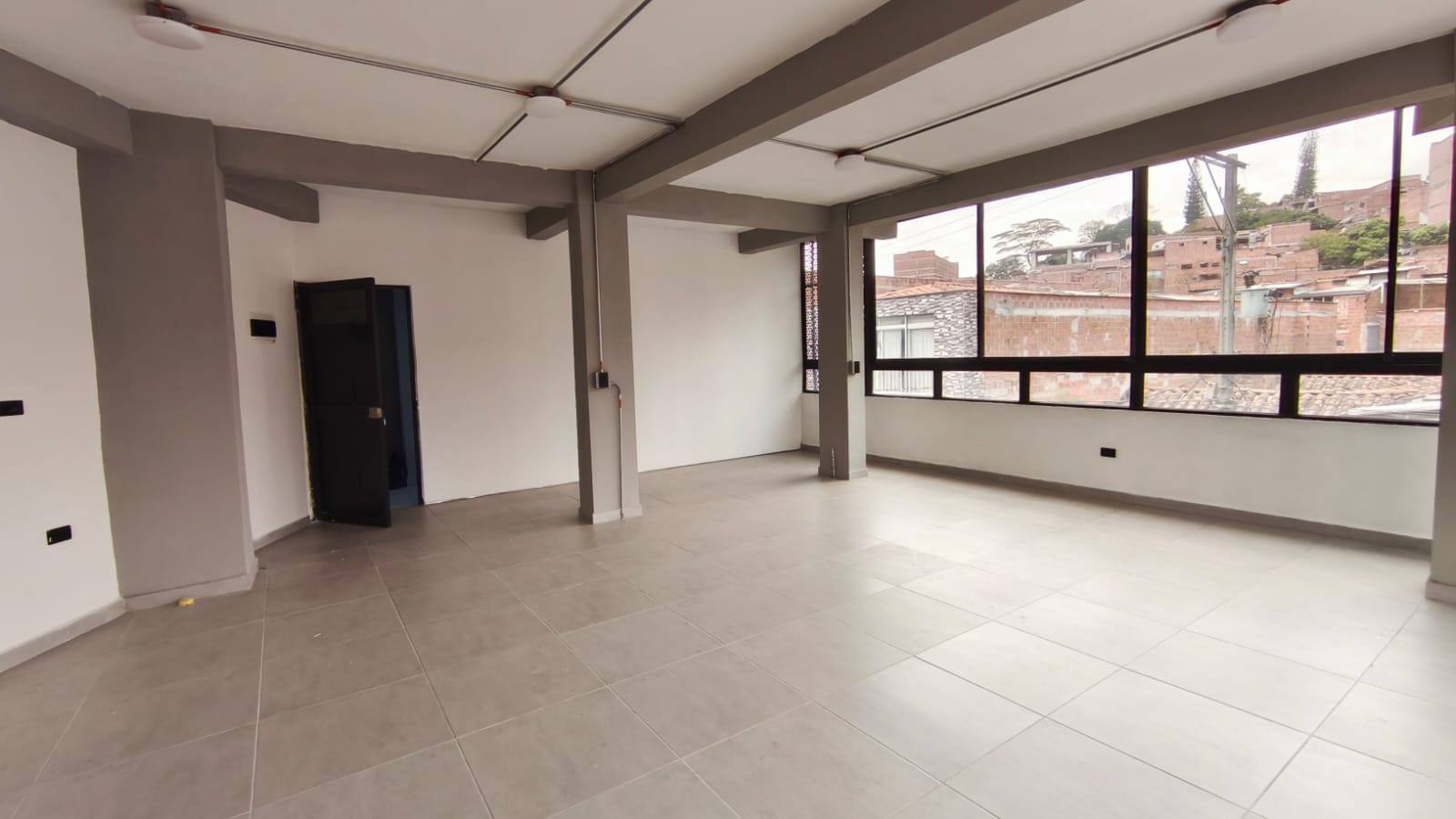 Se Arrienda Local en el Centro de Bello, Antioquia