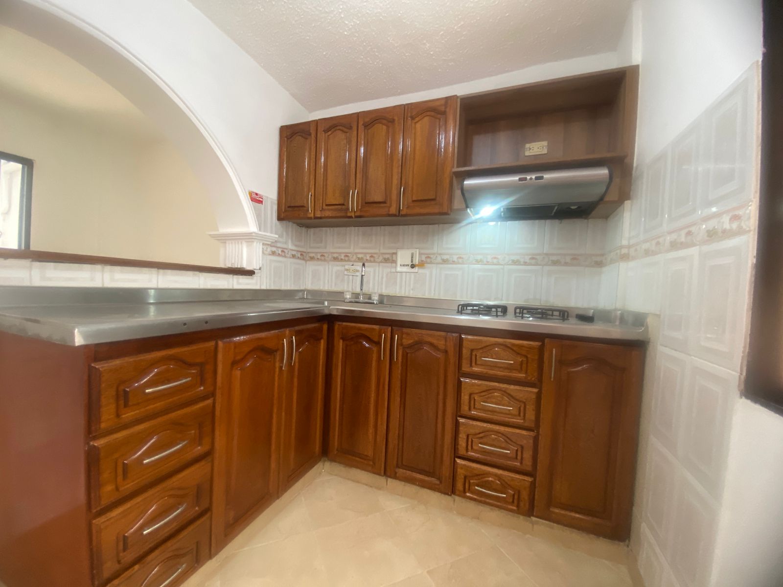 Amplia Casa para Arriendo en Belén San Bernardo, Medellín