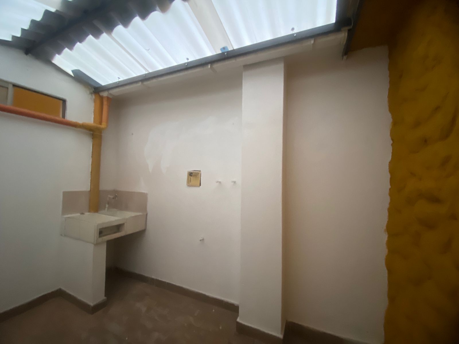 Comodo Apartaestudio para Arriendo en Barrio Cristobal, Medellín