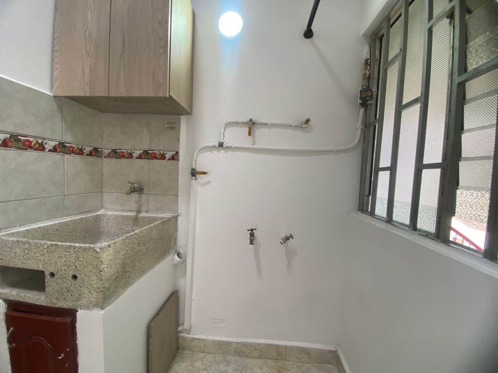 Iluminado Apartamento para Arriendo en San Javier, Medellín