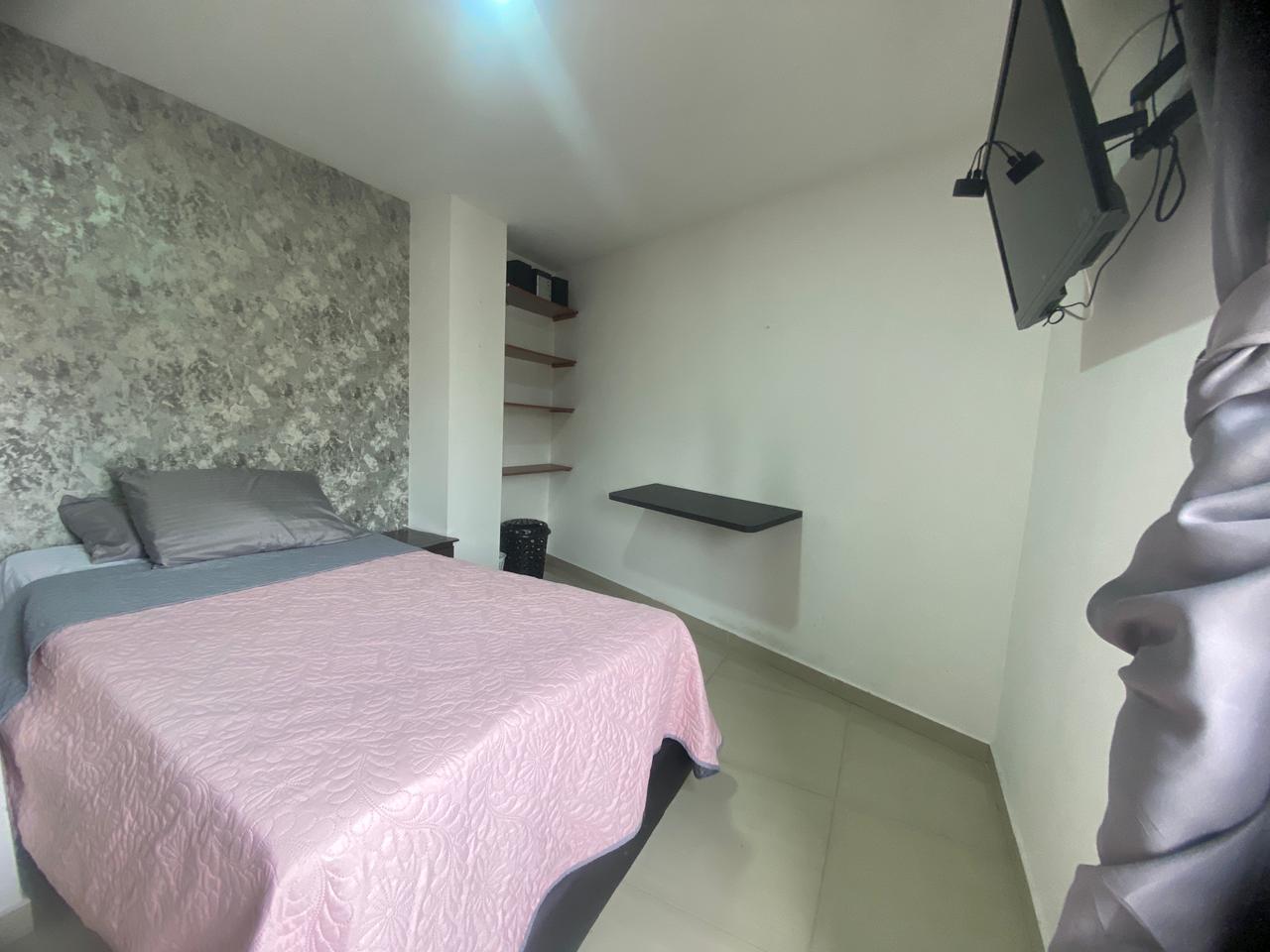 Amplio Apartamento Amoblado para Arriendo en La America, Medellín
