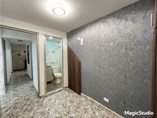 Se Vende Casa en Primer Piso en Robledo Aures, Medellín