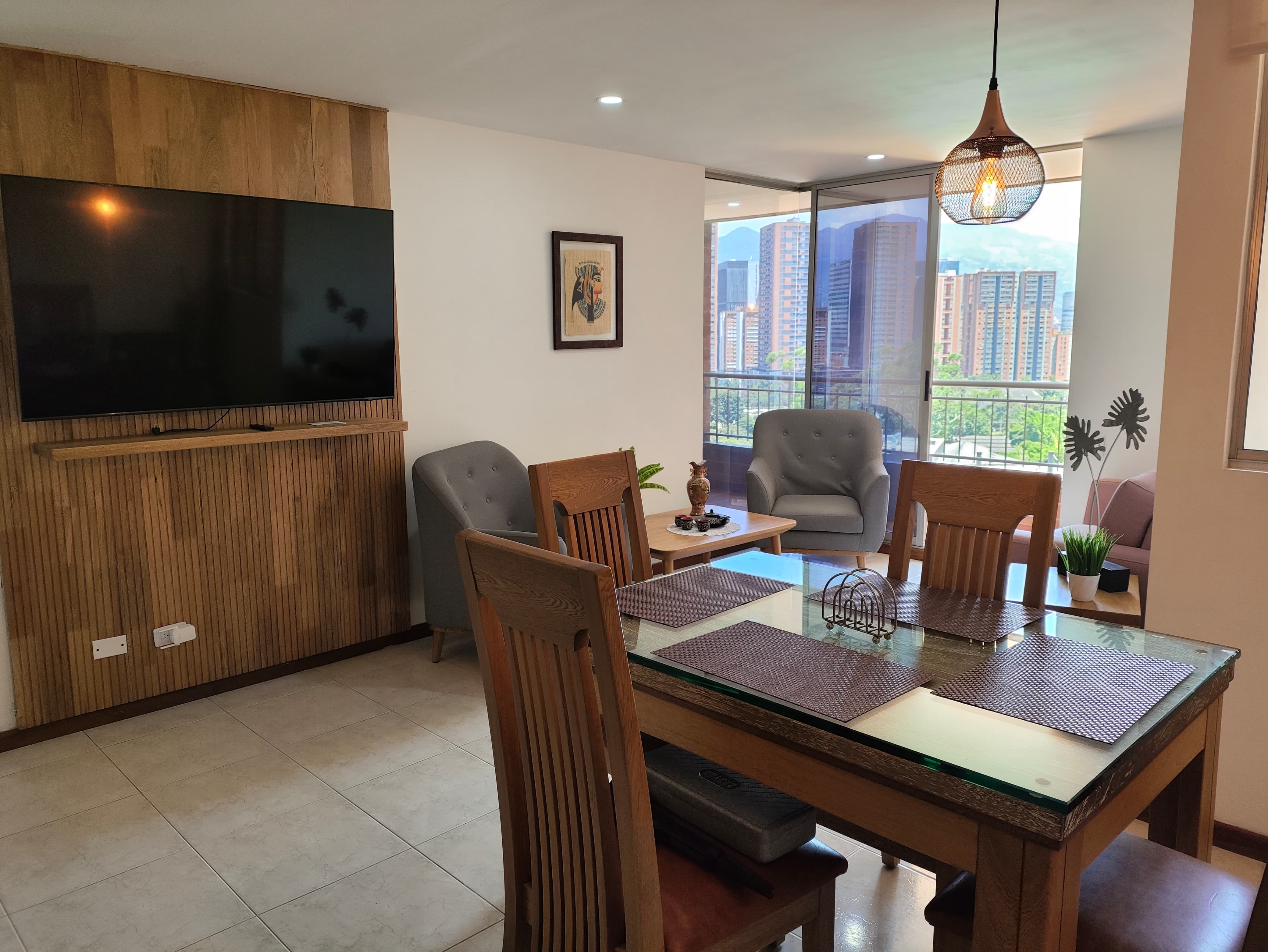 Se Arrienda Apartamento Amoblado en Castropol, Medellín