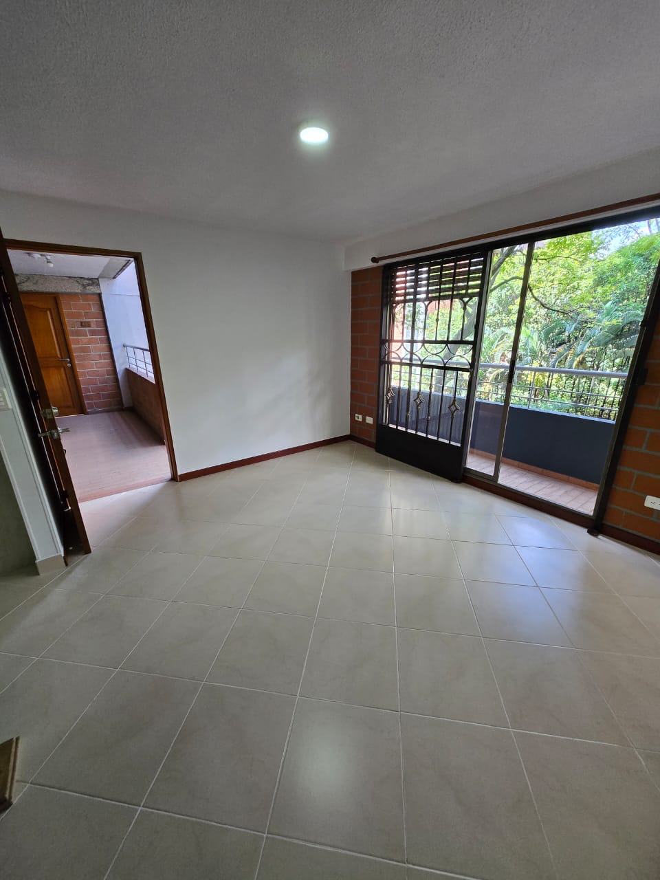 Se Arrienda Apartaestudio En La Loma De Los Bernal