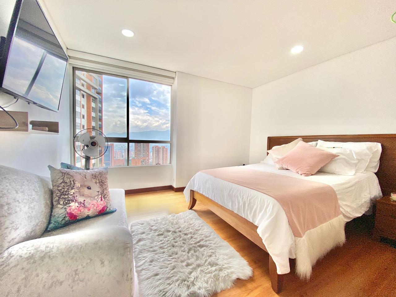 Se Arrienda Apartamento En El Poblado, Medellín