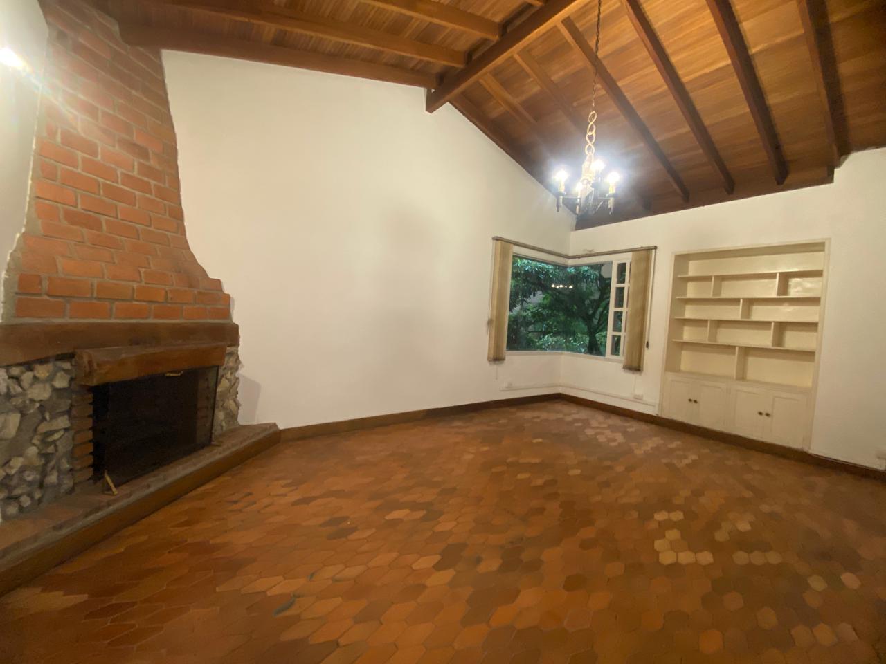 Se Arrienda Casa En El Poblado La Linde