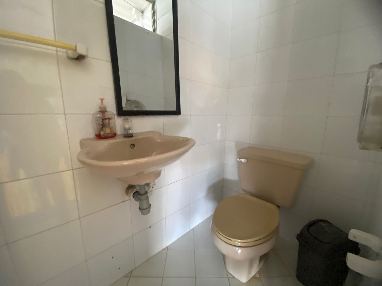 Local para Arriendo, sobre Vía Principal Avenida 80