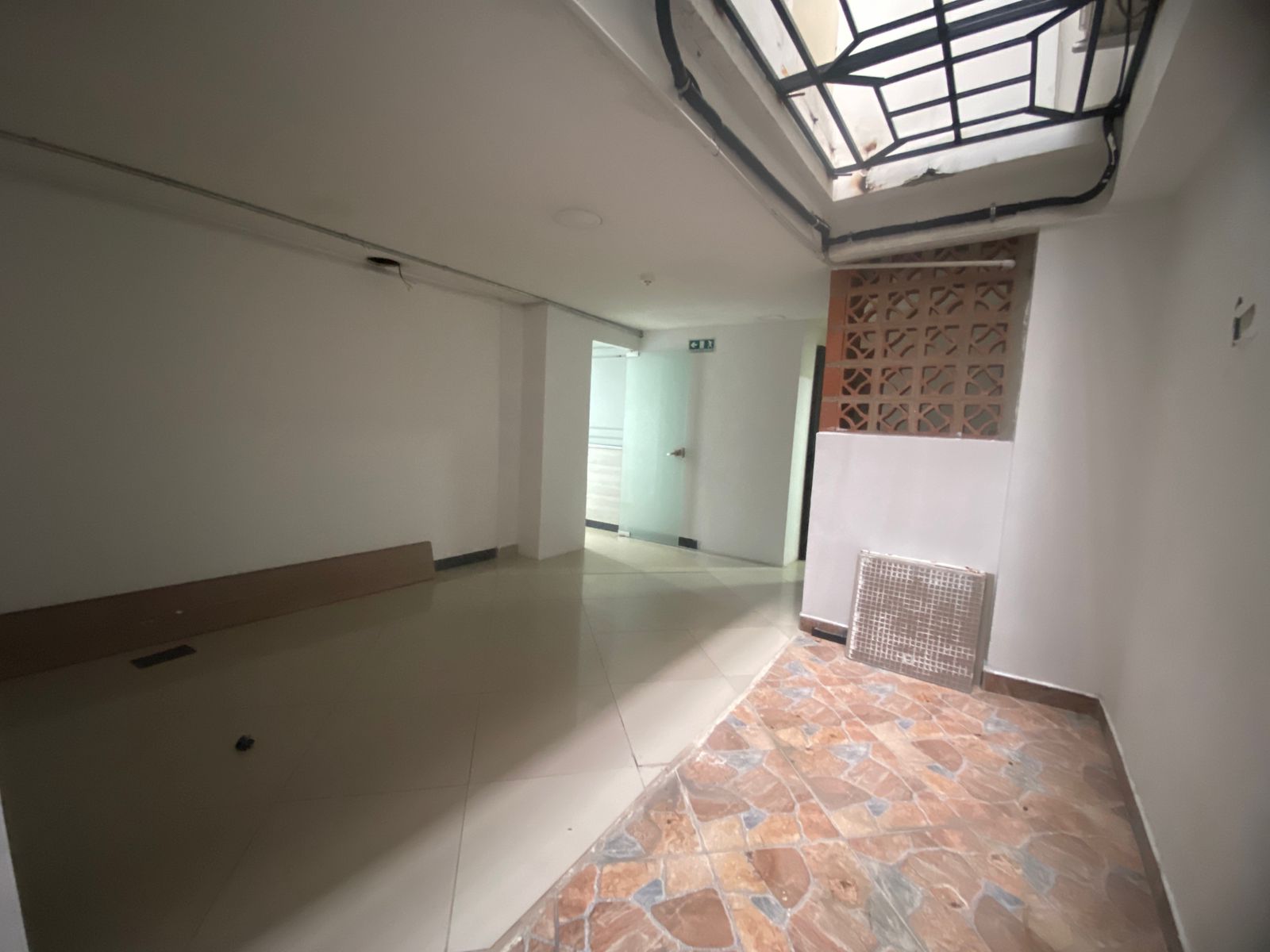 Amplia Oficina para Arriendo en Suramericana, Medellín