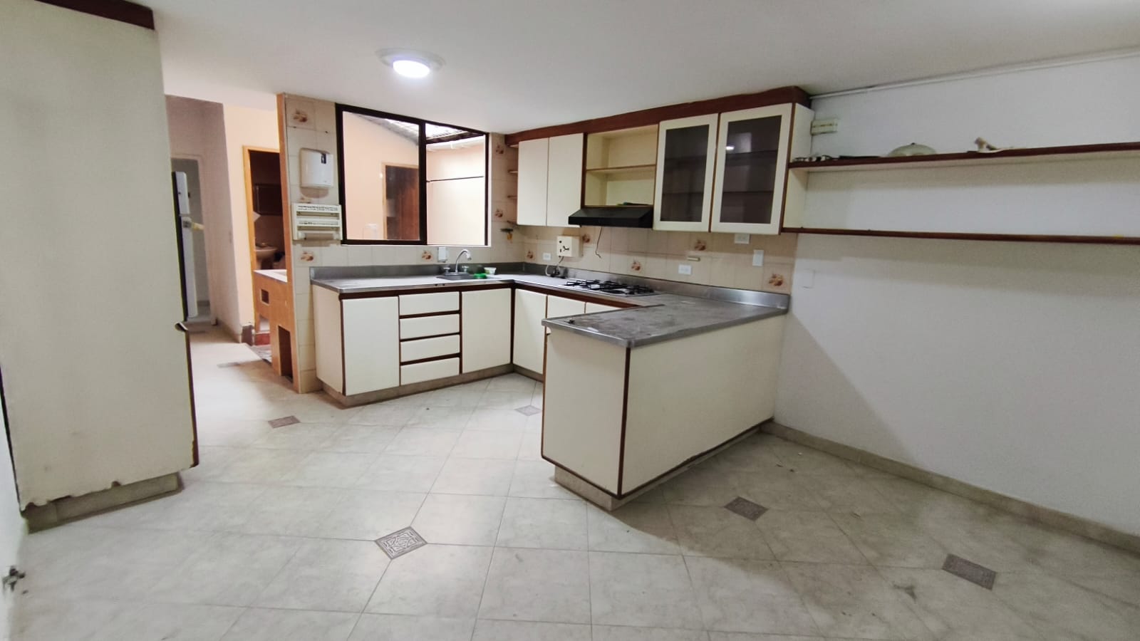 Se Arrienda Casa Comercial En El Velodromo; Medellin