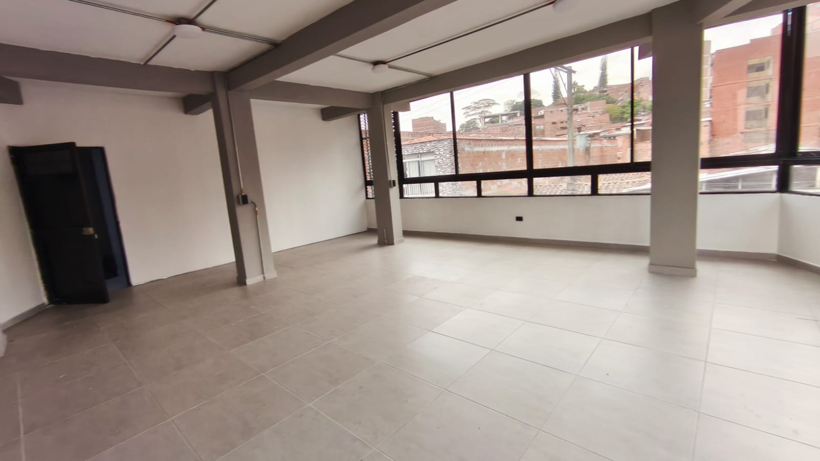 Se Arrienda Local en el Centro de Bello, Antioquia