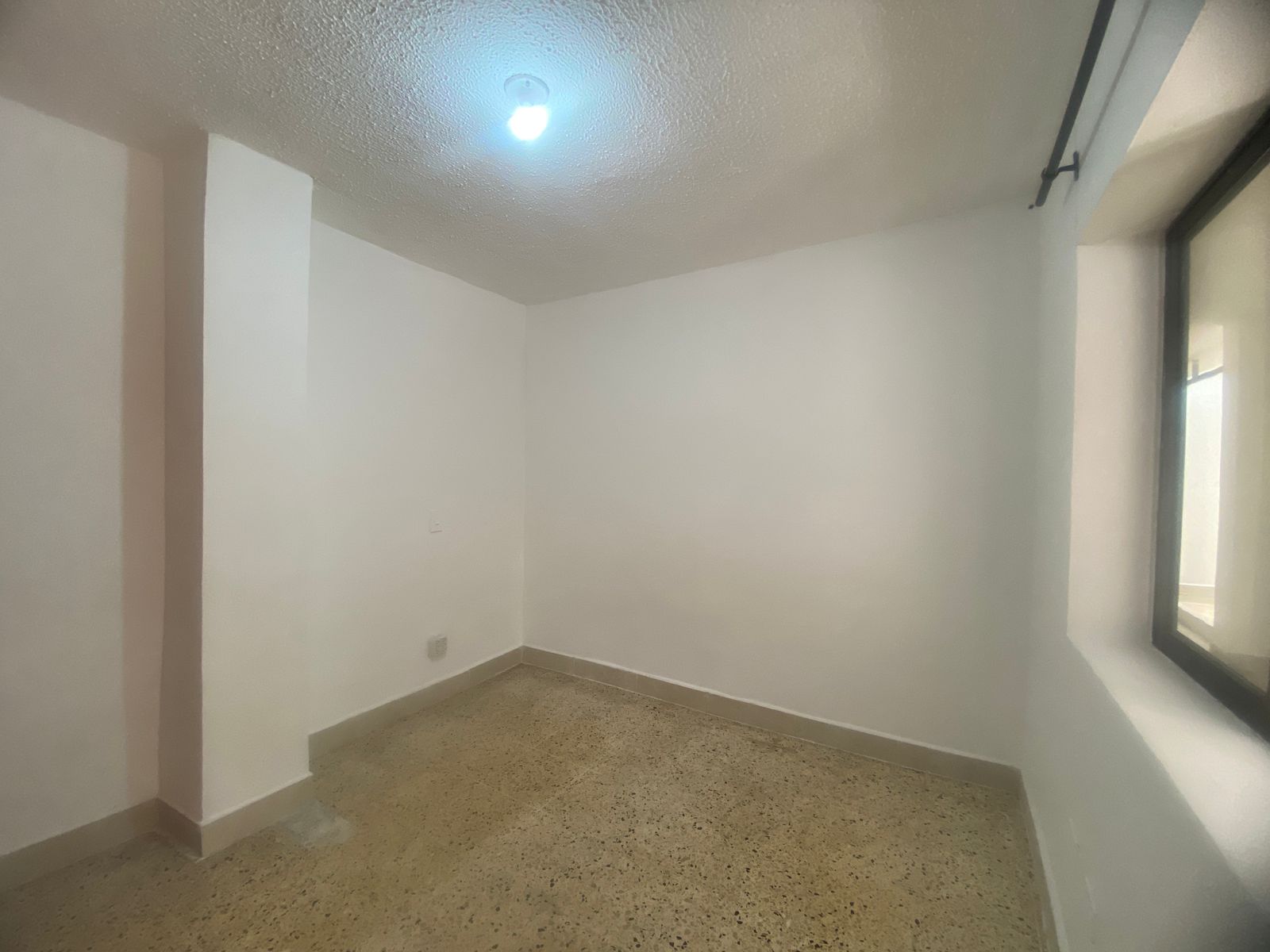 Amplia Casa para Arriendo en Belén San Bernardo, Medellín