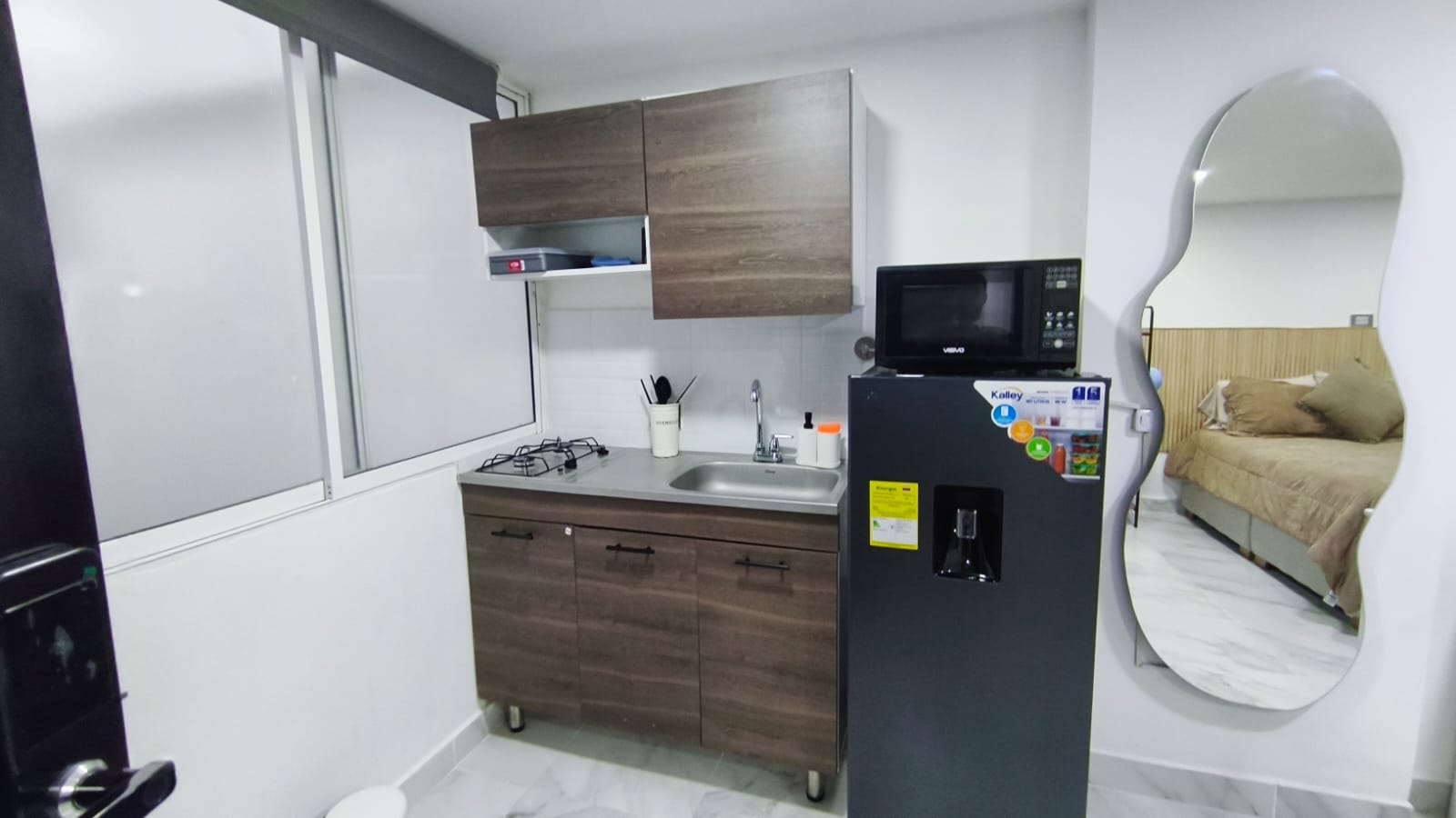 Se Arrienda Apartaestudio Amoblado, en San Javier, Medellín