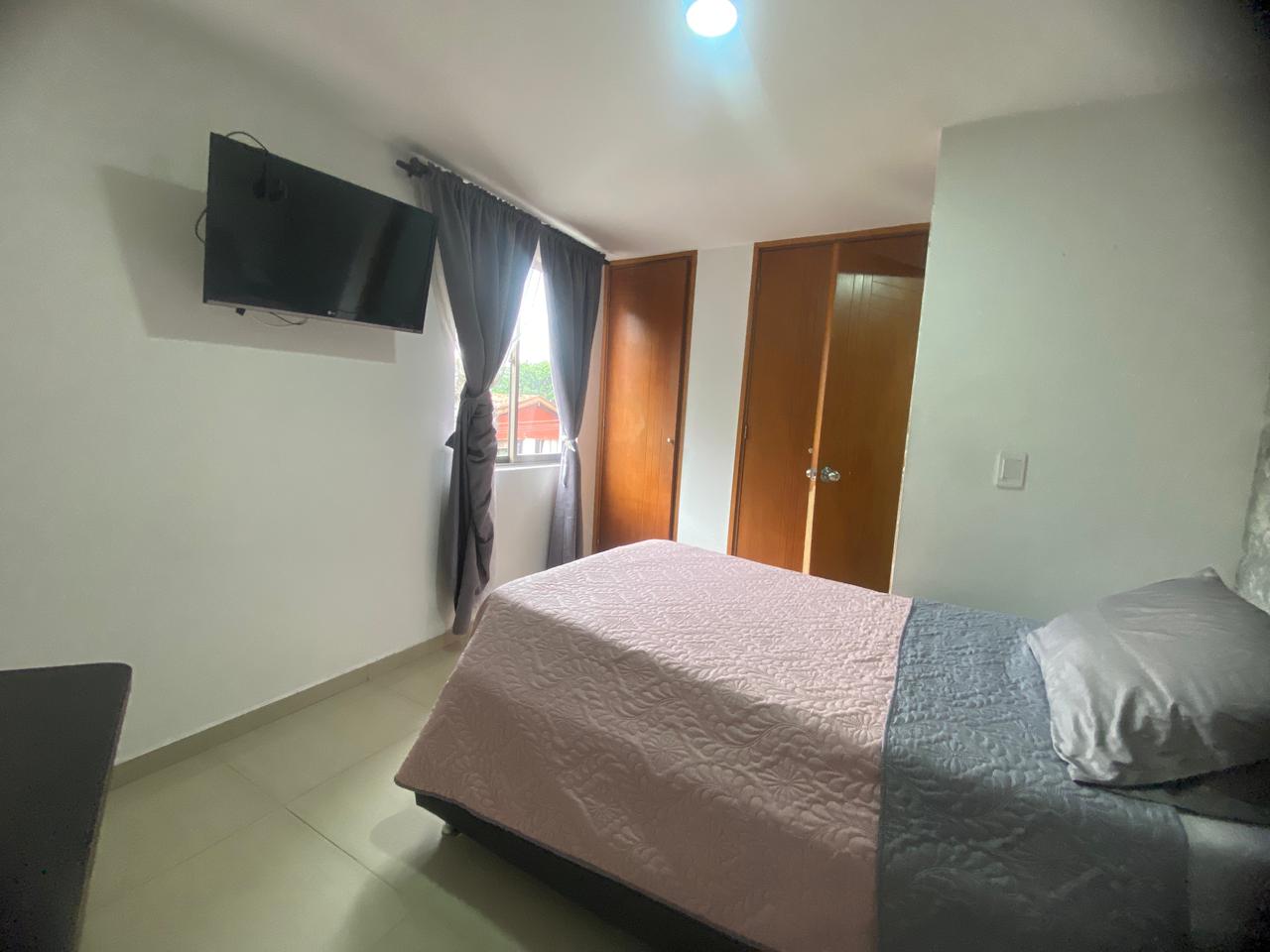 Amplio Apartamento Amoblado para Arriendo en La America, Medellín
