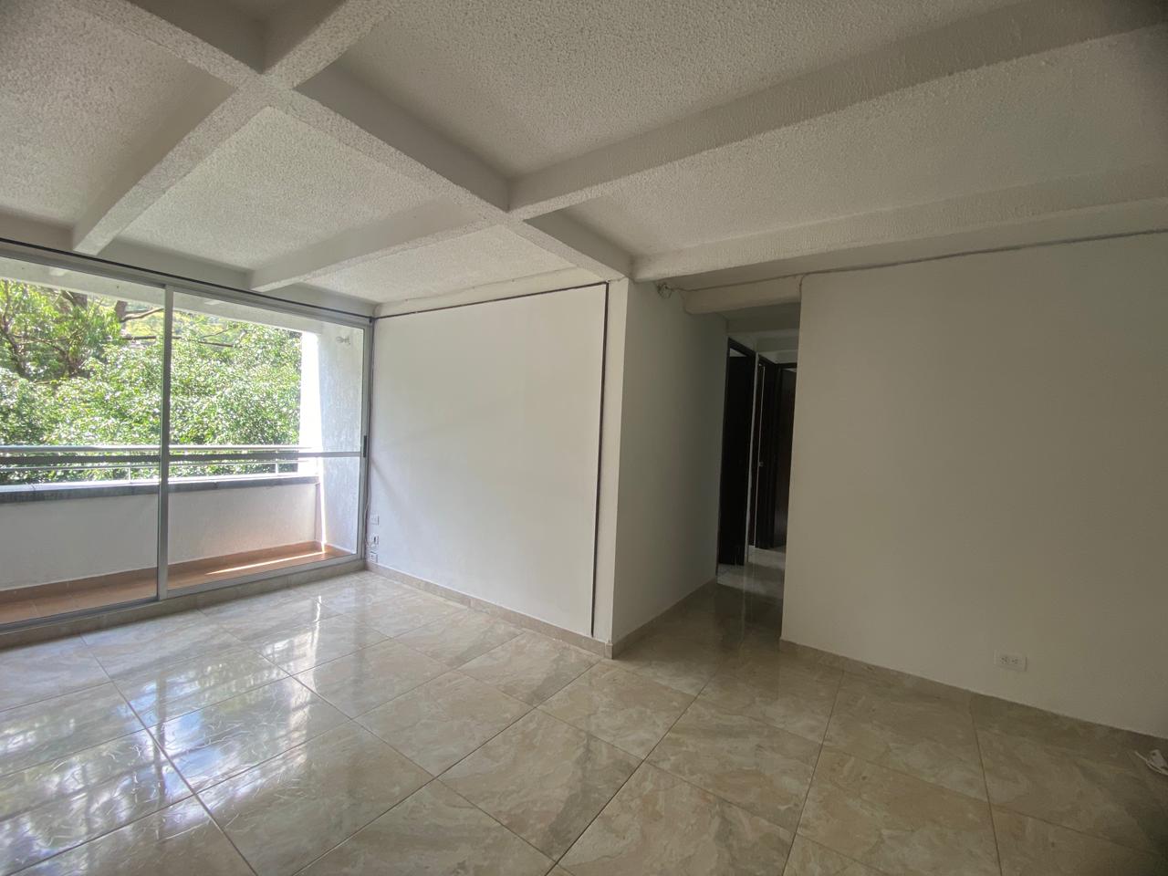 Se Arrienda Amplio e Iliminado Apartamento en Madera, Bello