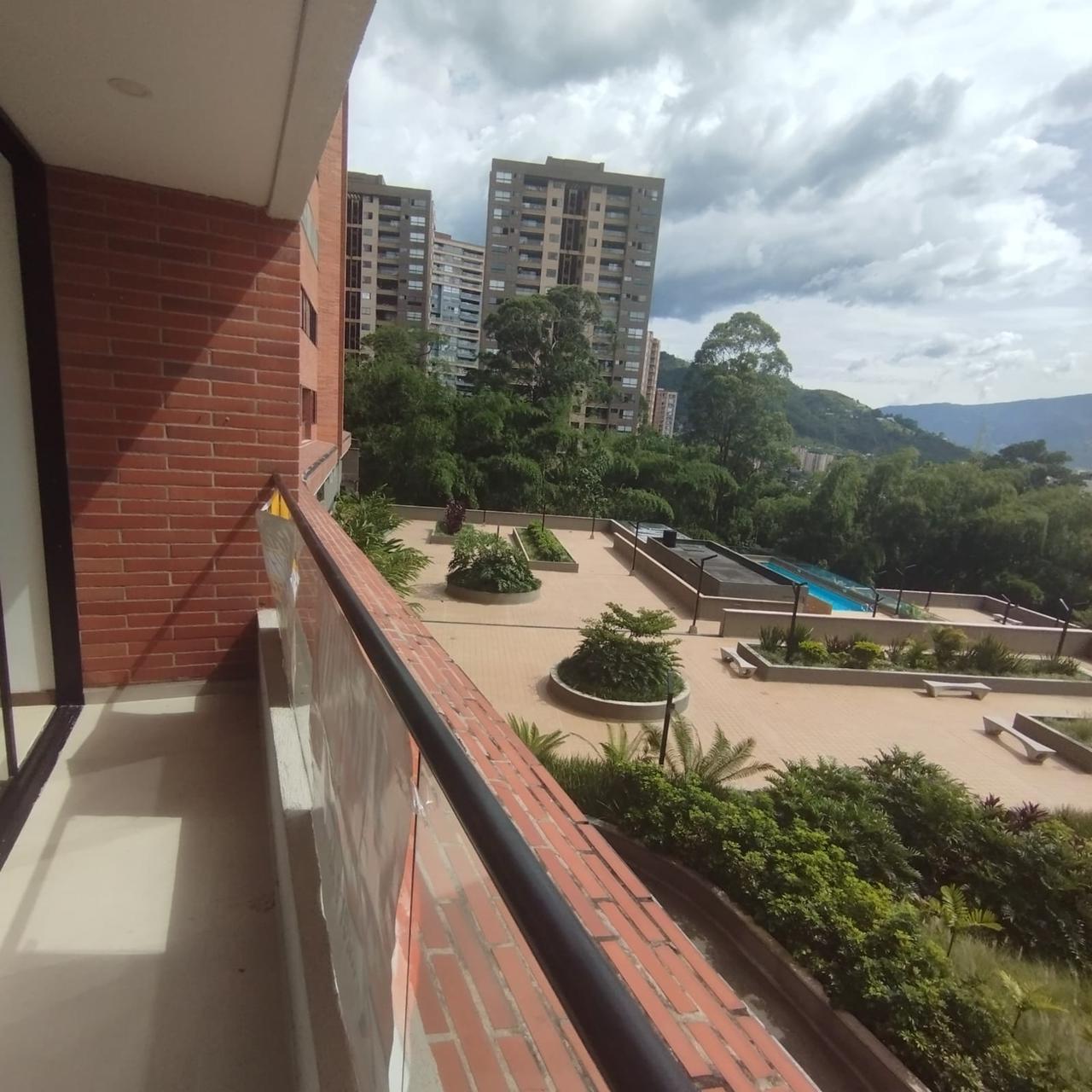 Se Arrienda Apartamento en En la Loma del Escobero, Envigado