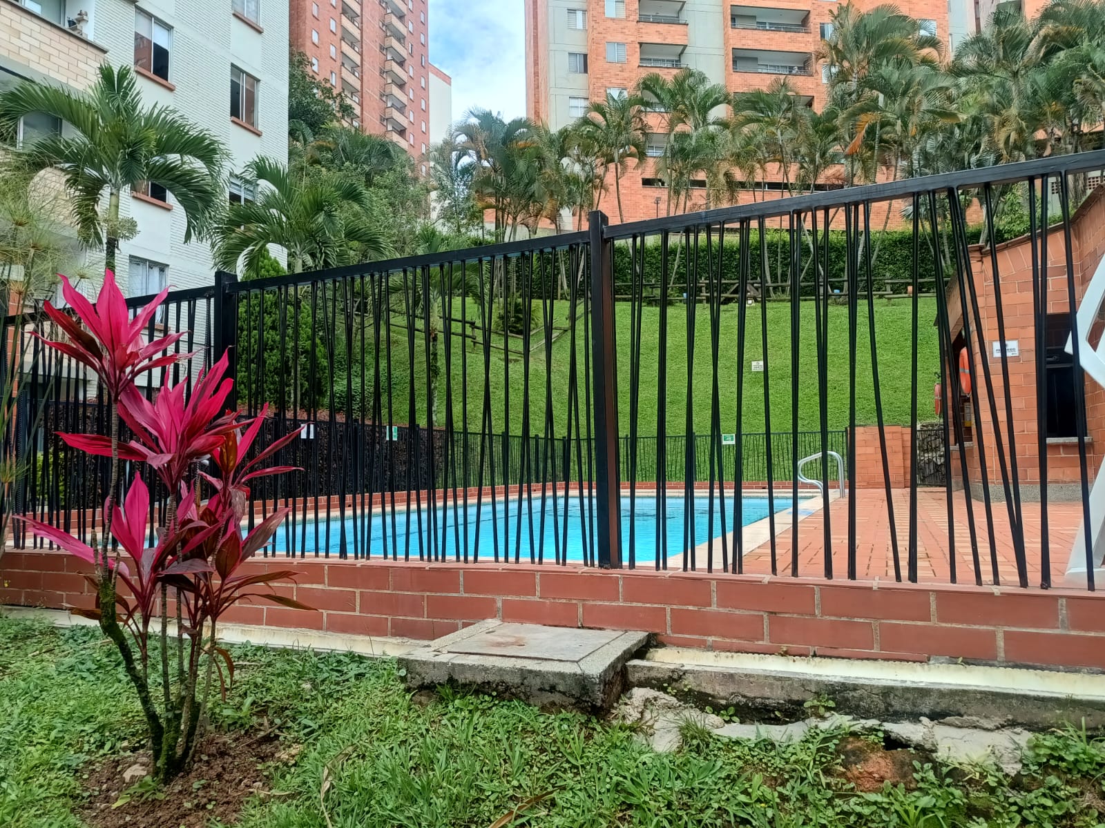 Se Arrienda Apartamento en la Loma de los Bernal, Medelín