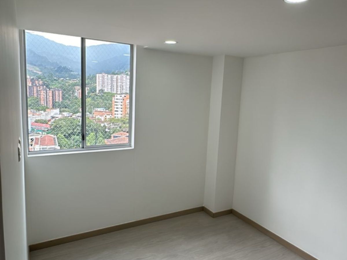 Apartamento en Venta Aluna Envigado | Parqueadero y Cuarto Útil
