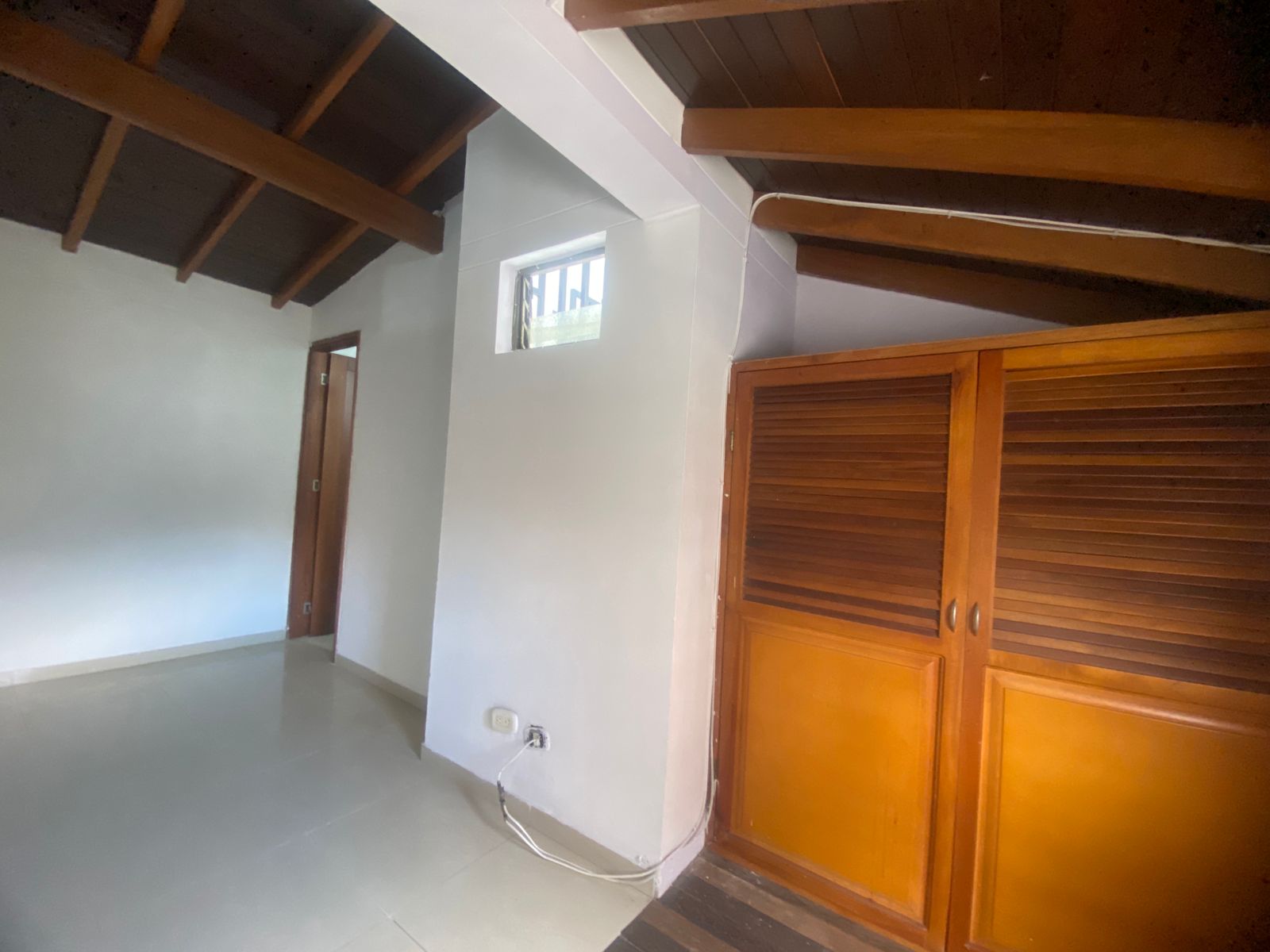Iluminado Apartamento para Arriendo en Laureles, Estadio, Medellín