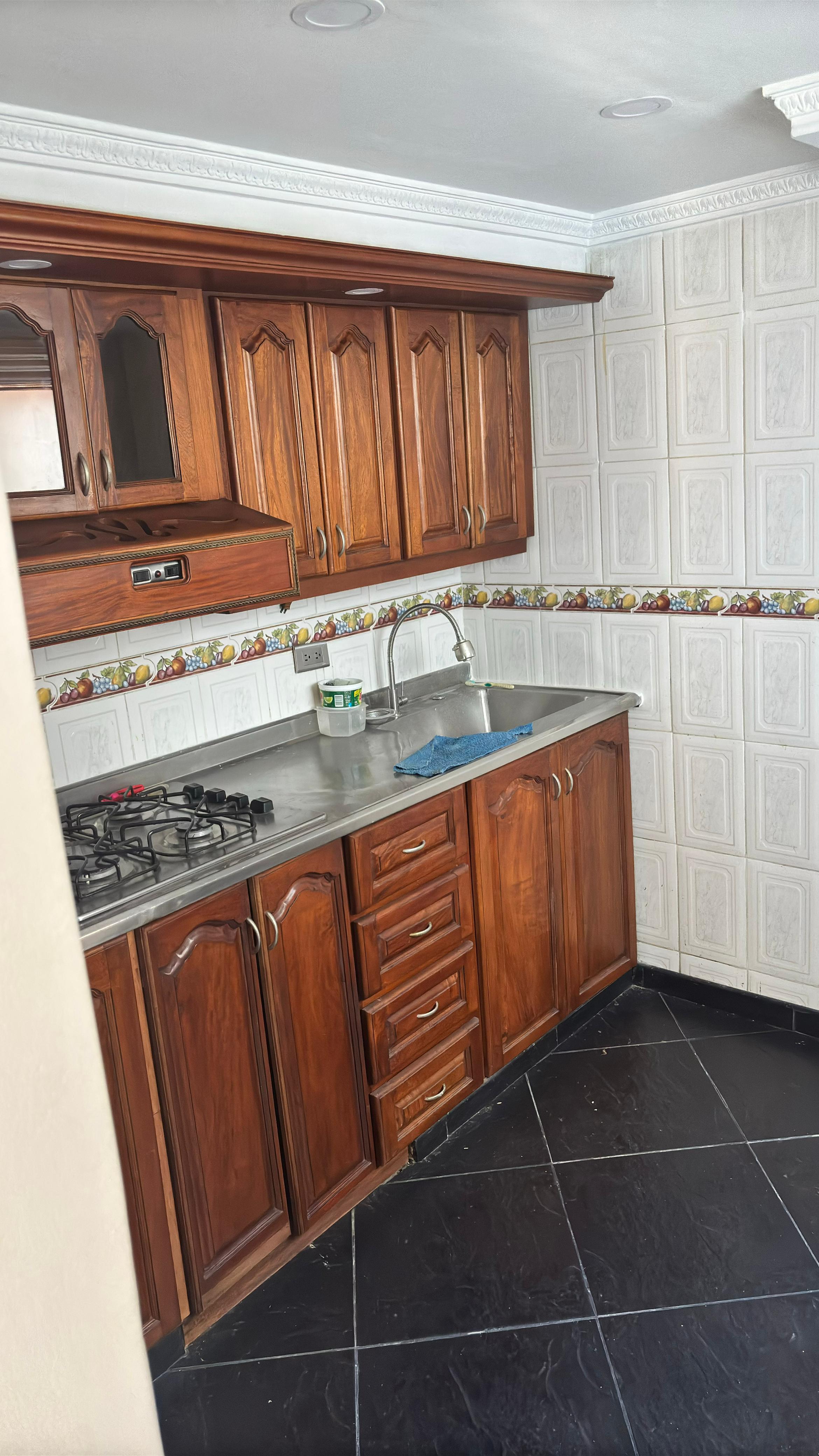 Se Vende Casa de Dos Niveles En Barrio Cristóbal, Medellín