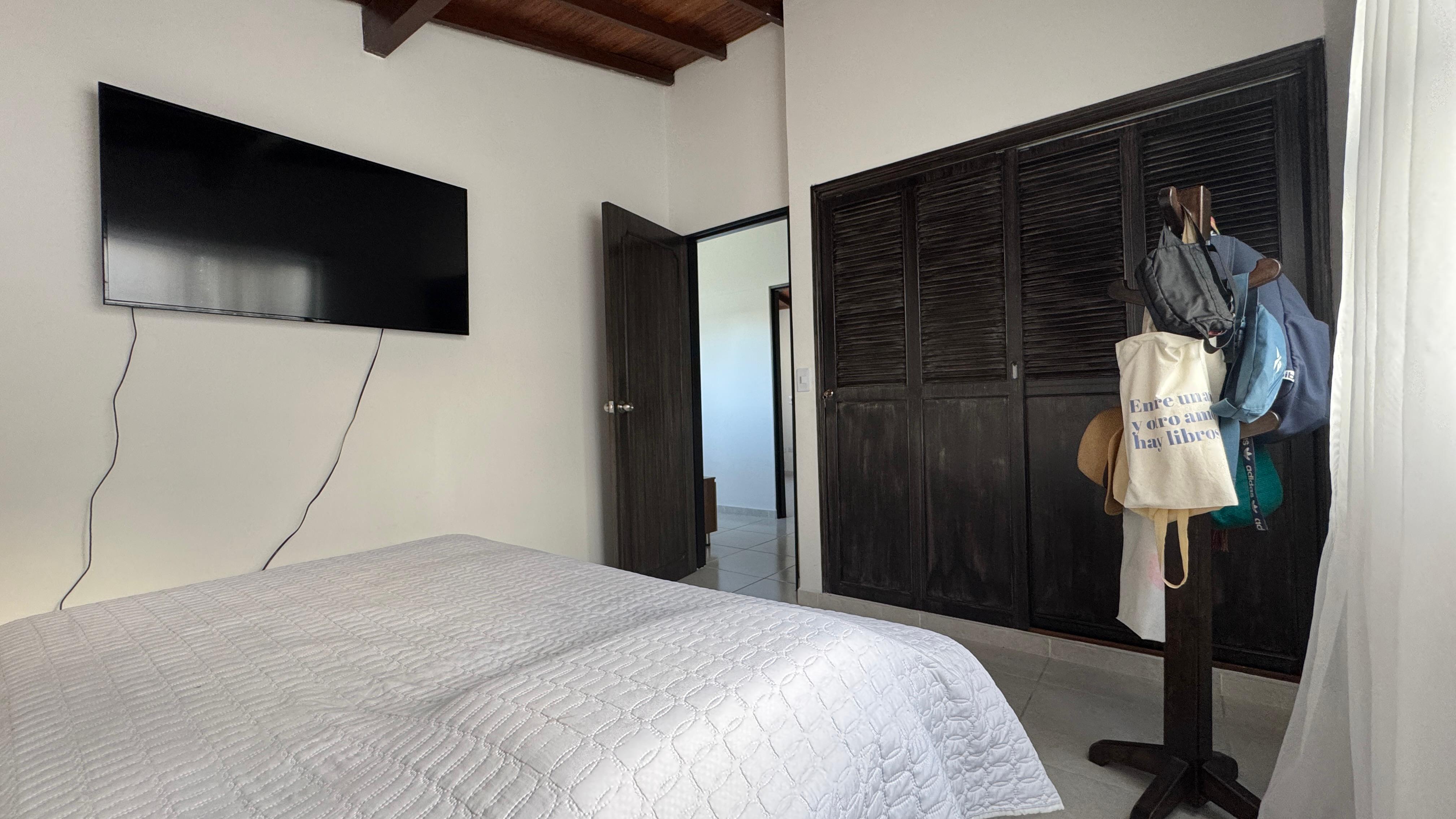 Se Vende Casa Grande, Barrio Belen Miravalle.