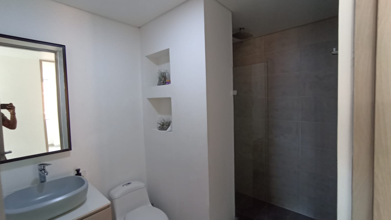 Se Arrienda Apartamento En La Castellana, Medellin