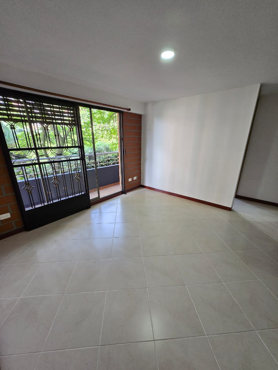 Se Arrienda Apartaestudio En La Loma De Los Bernal