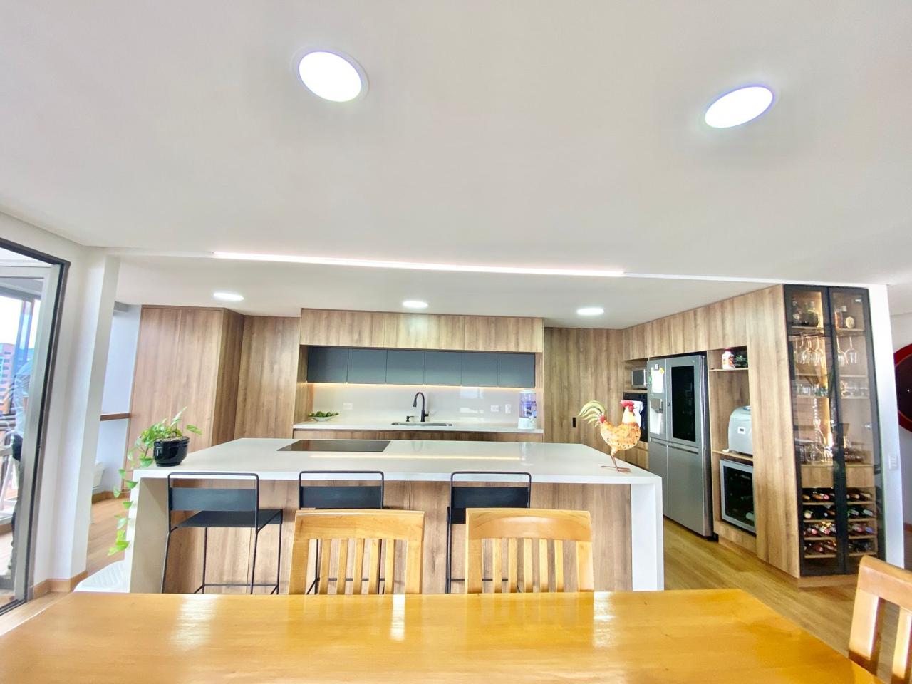 Se Arrienda Apartamento En El Poblado, Medellín