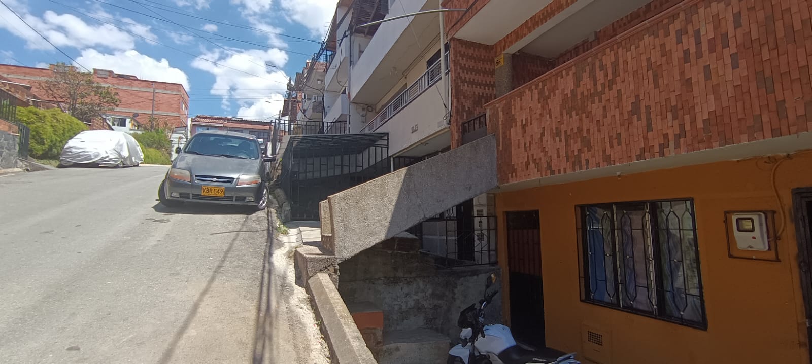 Se Arrienda Casa  en Robledo Aures, Medellin