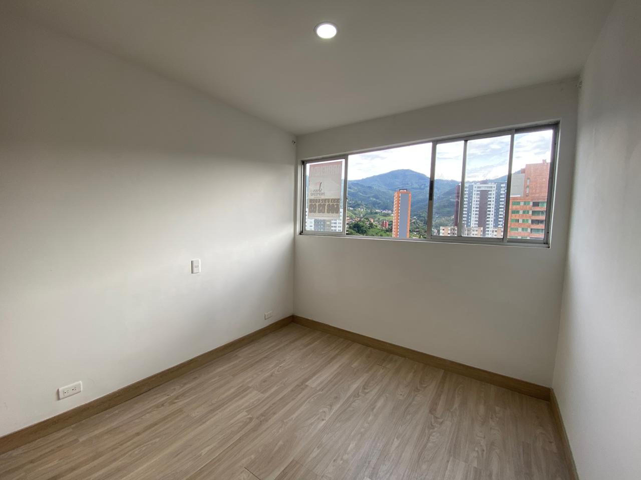 Amplio Apartamento para Arriendo en Sabaneta, Medellín