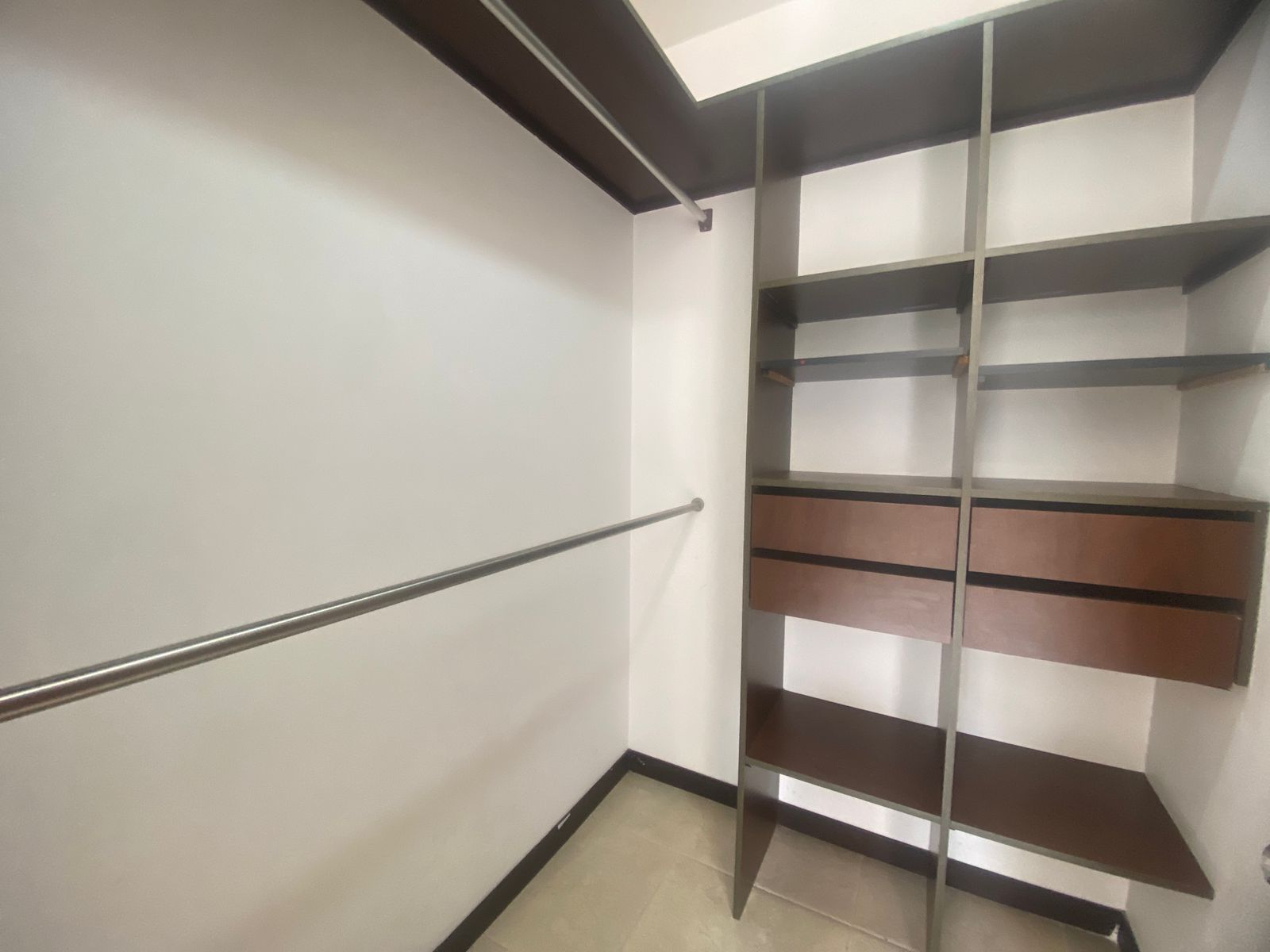 Apartamento con Excelentes Acabados para Arriendo en Poblado, Medellín