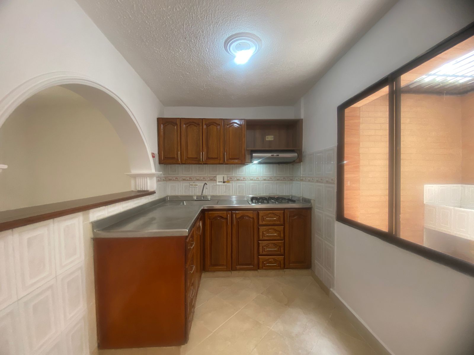 Amplia Casa para Arriendo en Belén San Bernardo, Medellín