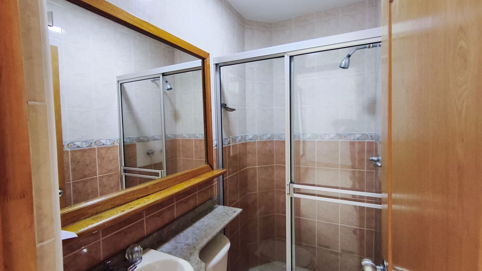 Se Arrienda Casa en Primer Piso en la Castellana, Medellín