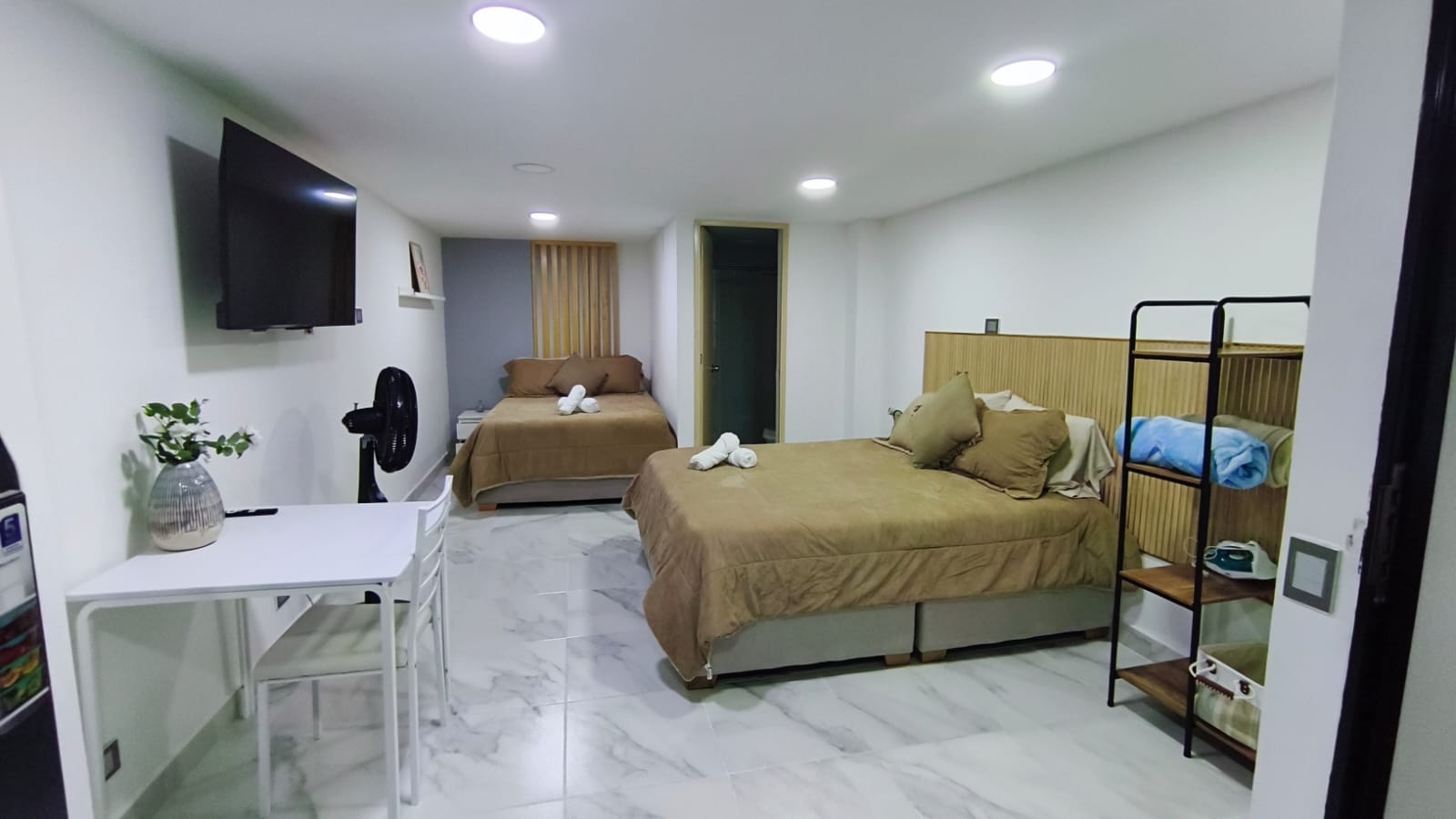 Se Arrienda Apartaestudio Amoblado, en San Javier, Medellín
