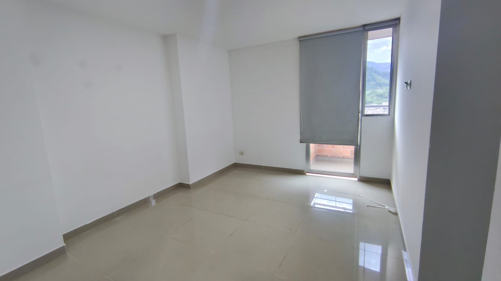 ARRIENDO DE APARTAMENTO EN LOMA DEL LOS BERNAL, MEDELLIN