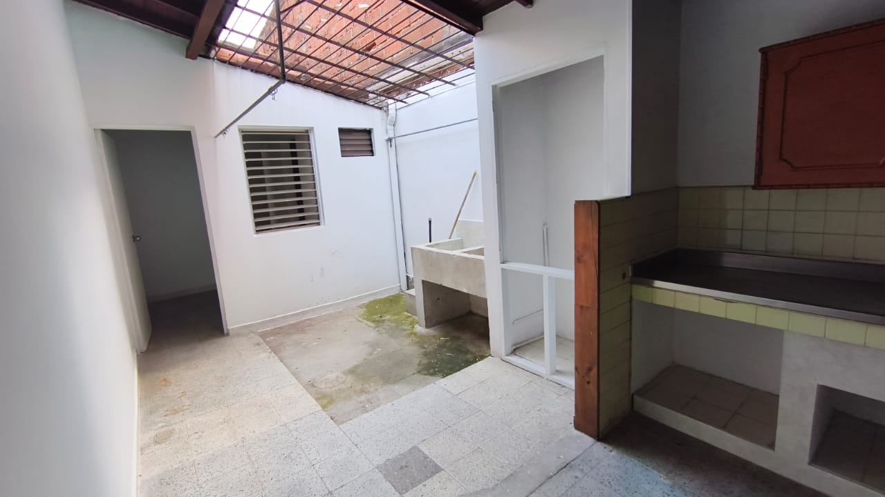 Se  Arrienda Casa Comercial en el Velodrómo,Medellín