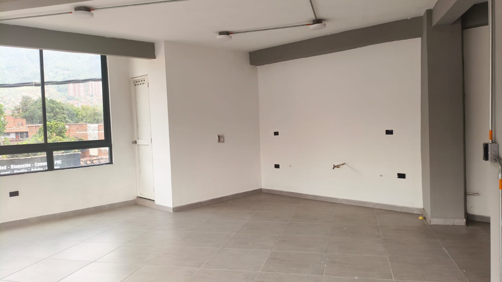 Se Arrienda Local en el Centro de Bello, Antioquia