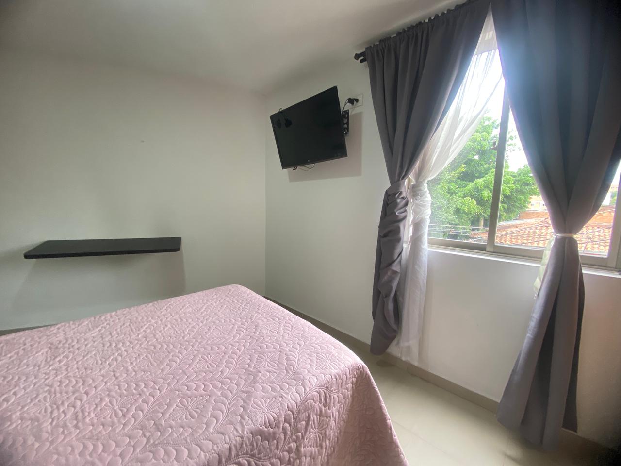 Amplio Apartamento Amoblado para Arriendo en La America, Medellín